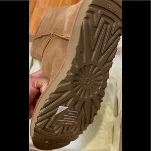 New! Original Uggs (women tall) size 7